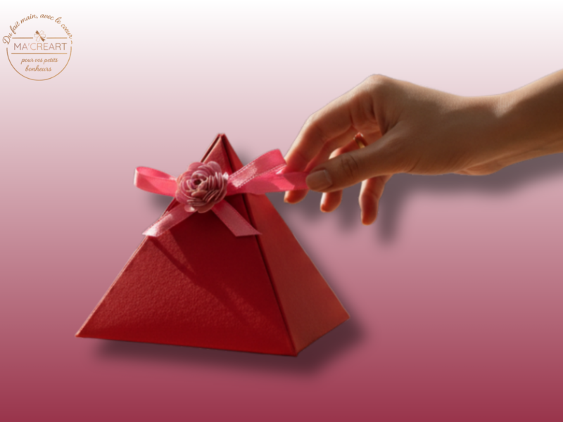 boîte pyramide personnalisée